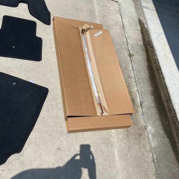 Honda pilot 2023 carpet floor Matts - Picture 4 of 6